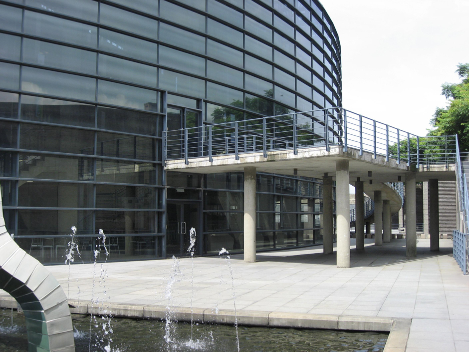 地下1樓水池區平台